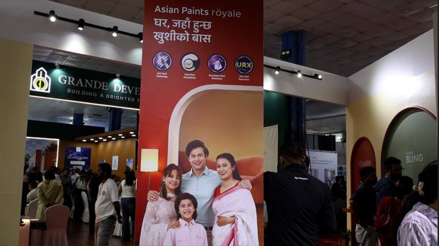 घरजग्गा एक्स्पोमा एशियन पेन्ट्सको स्टलमा अवलोकनकर्ताको आकर्षण,खरिदकर्तालाई छोएर परीक्षण गर्ने व्यवस्था